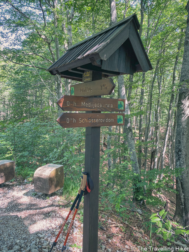 Hiking in Rinsjak National Park